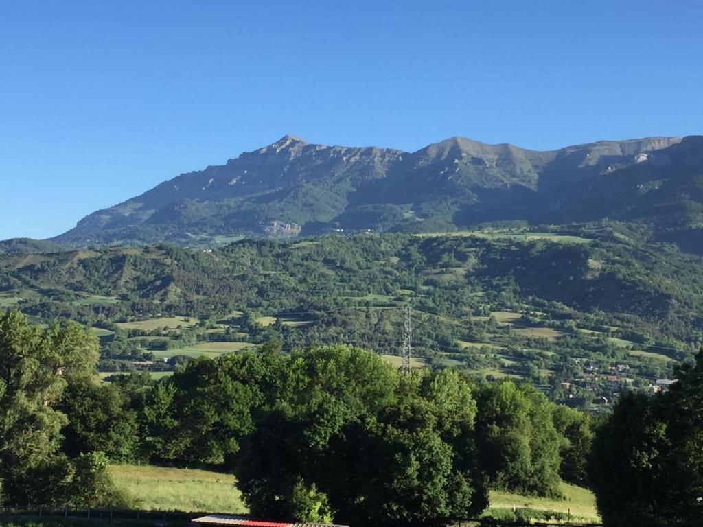 Appartement Offrant Une Magnifique Vue Des Montagnes Saint-Leger-les-Melezes Εξωτερικό φωτογραφία